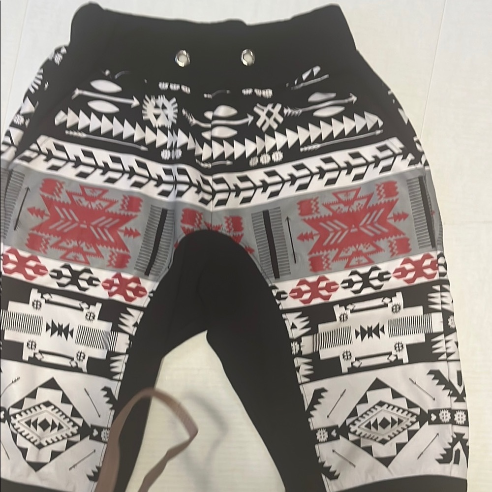 Source Unknown Black and Red Patterned Hybrid Shorts